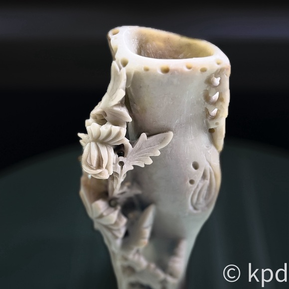Large Heavily Carved Vintage Chinese Soapstone Vase Flower Leaf Designs - Picture 7 of 12